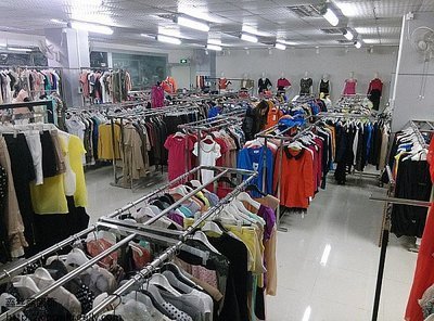 鑫絲露品牌折扣女裝 衣聯(lián)網(wǎng)引領(lǐng)服裝批發(fā)市場(chǎng)新潮流